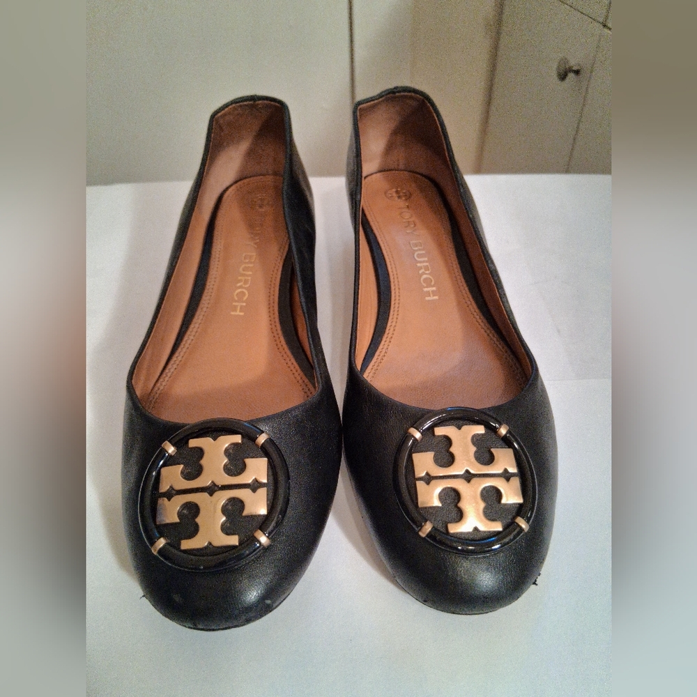 Tory Burch Multi Logo Black Leather Pumps Size 8.5